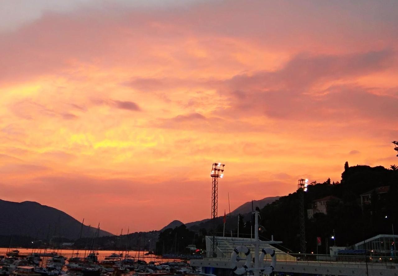 Apartments Lux Milano, Savina,Herceg-Novi Herceg Novi Dış mekan fotoğraf